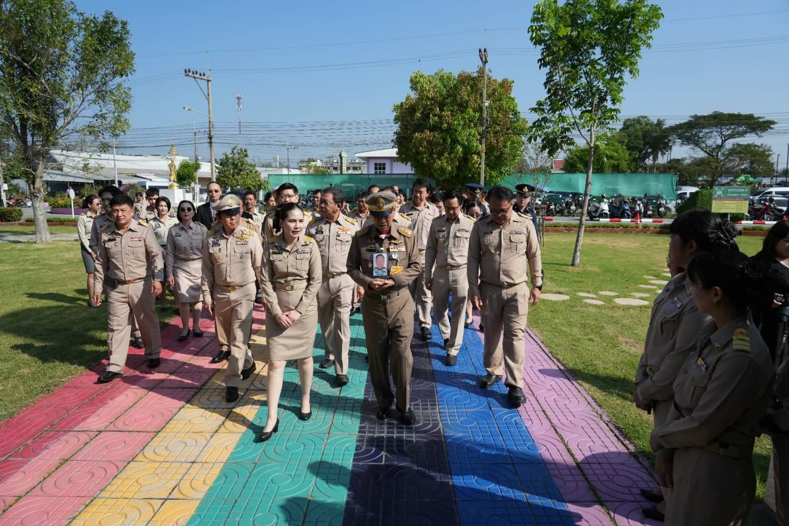 นพ.นคร รัตนรักษ์ ผอ.รพ.วัดจันทร์เฉลิมพระเกียรติฯ ร่วมต้อนรับองคมนตรี ลงพื้นที่ตรวจเยี่ยม รพ.เสาไห้เฉลิมพระเกียรติฯ จ.สระบุรี